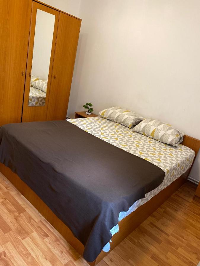 Mall Zone 100Mp Apartments Bacau Bagian luar foto